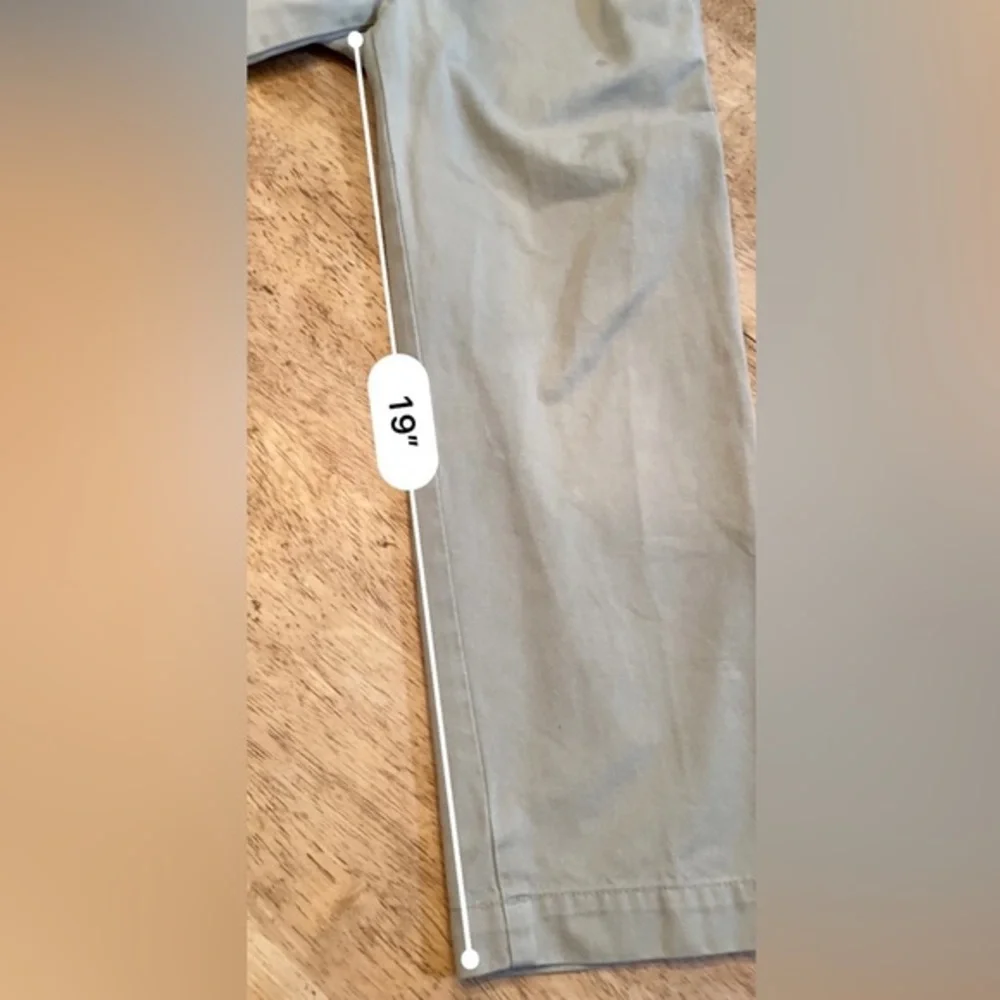 Gap Easy‎ Fit Slim Size 6 Khakis 100% Cotton Pleated Chino Pants